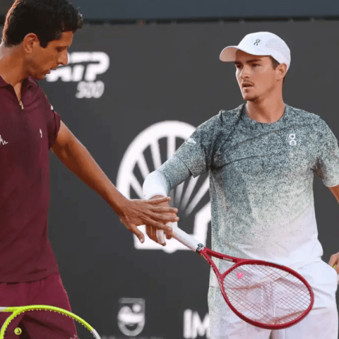 Imagem do artigo João Fonseca tenta reação no Rio Open e briga por vaga na final de duplas neste sábado