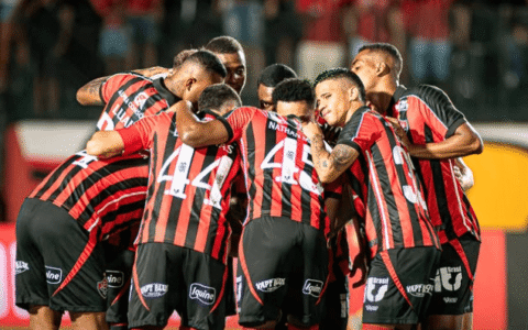 Imagem do artigo Vitória para em Rossi, perde pênalti e deixa pontos em casa