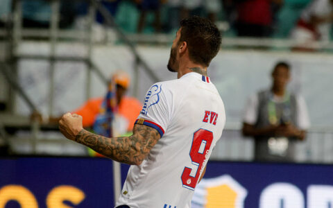Imagem do artigo De volta ao Esquadrão? Bahia negocia retorno do atacante Everaldo para 2026