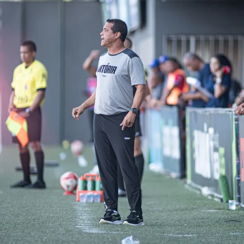 Imagem do artigo Rodrigo Chagas celebra primeira vitória do Vitória em 2026 e admite alívio: “O caminho é esse”