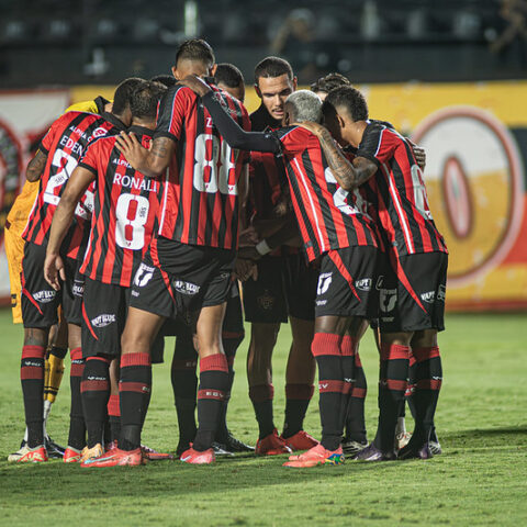 Imagem do artigo CRB x Vitória: tudo sobre o duelo decisivo com escalações, transmissão e desfalques