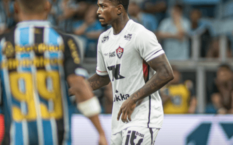 Imagem do artigo Vitória perde para o Grêmio, amplia tabu e liga alerta na Série A