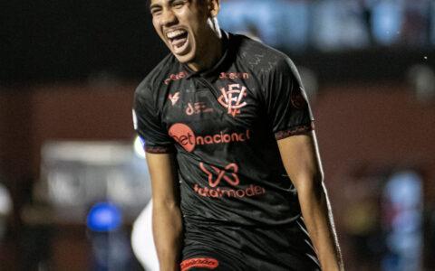 Imagem do artigo Xodó da torcida do Vitória muda de clube e destino surpreende torcedores