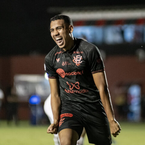 Imagem do artigo Xodó da torcida do Vitória muda de clube e destino surpreende torcedores