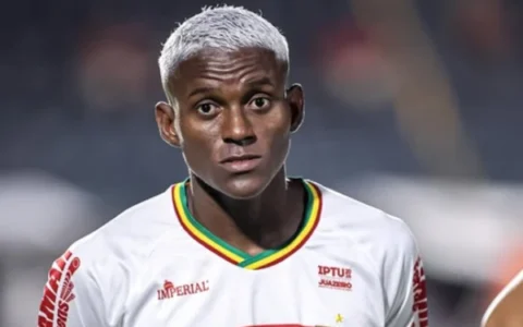Imagem do artigo Do interior para o Barradão: Vitória aposta em destaque do Baianão e fecha com Anderson Pato