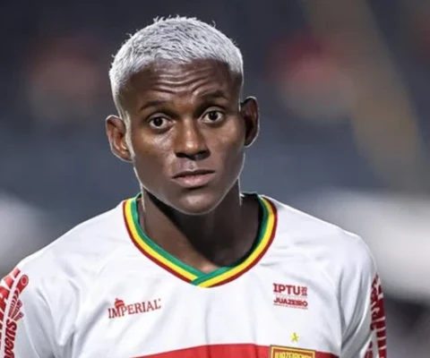 Imagem do artigo Do interior para o Barradão: Vitória aposta em destaque do Baianão e fecha com Anderson Pato