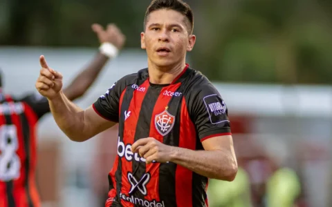 Imagem do artigo “É força máxima nos dois”: Osvaldo projeta maratona decisiva do Vitória