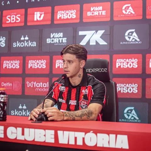 Imagem do artigo Reforço liberado! Diego Tarzia aparece no BID e fica pronto para estrear no Vitória