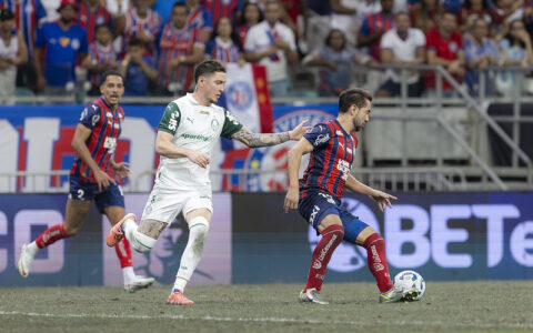 Imagem do artigo Bahia enfrenta Palmeiras na Fonte Nova de olho na liderança do Brasileirão; veja escalações e onde assistir