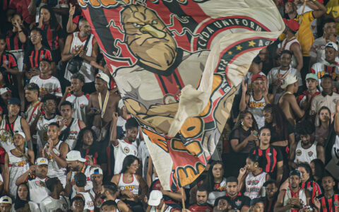 Imagem do artigo “Incapaz de evoluir”: torcida organizada do Vitória pede saída de Jair Ventura