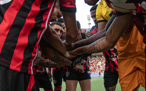 Imagem do artigo “Gol sobre gol”: Jair Ventura expõe problema repetido após derrota do Vitória