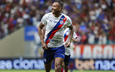 Imagem do artigo “Nos roubou em casa”: David Duarte detona arbitragem após derrota