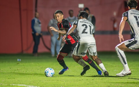 Imagem do artigo Vitória e Corinthians empatam sem gols no Barradão pelo Brasileirão