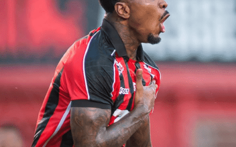 Imagem do artigo Leão vence o São Paulo com autoridade e respira na tabela