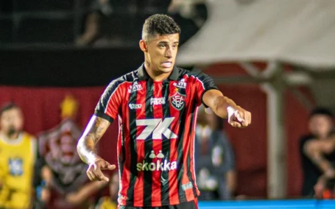 Imagem do artigo Vitória perde titular por até 6 meses e vê crise na zaga aumentar; veja cenário preocupante