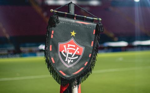 Imagem do artigo Vitória chega embalado e mira triunfo sobre o Corinthians no Barradão
