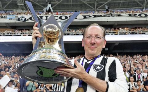 Imagem do artigo Botafogo à venda: SAF de John Textor é anunciada em jornal internacional