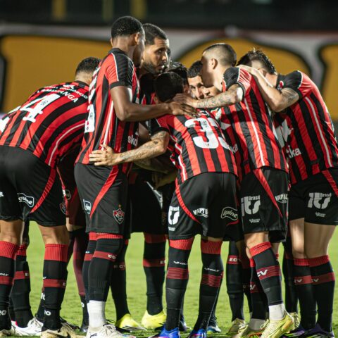Imagem do artigo Vitória x São Paulo agita o Barradão; veja onde assistir e escalações