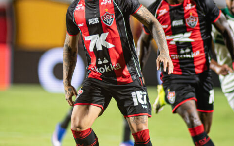 Imagem do artigo Nem o Flamengo muda plano: Jair Ventura confirma Vitória “com força máxima” no Maracanã