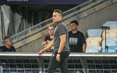 Imagem do artigo Jair Ventura manda recado antes de decisão contra o Flamengo: “Espero arbitragem justa”