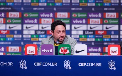 Imagem do artigo Arthur Elias convoca 26 jogadoras para amistosos nos EUA; confira lista