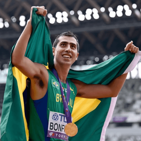 Imagem do artigo Superação e medalha: Caio Bonfim conquista prata após susto