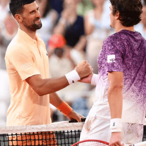 Imagem do artigo Djokovic se rende a João Fonseca após derrota: “Vimos o porquê desse hype”