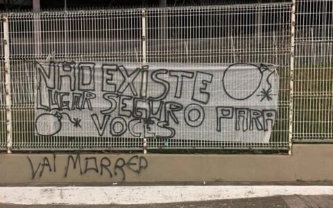 Imagem do artigo Torcida do Bahia espalha faixas com ameaças na Fonte Nova antes de duelo decisivo contra o Grêmio