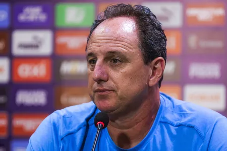Imagem do artigo Pressão explode no Bahia e torcida protesta em condomínio de Rogério Ceni após empate