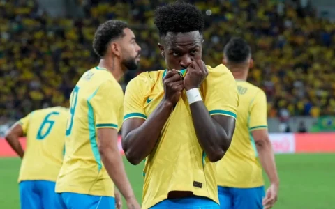 Imagem do artigo Brasil goleia Panamá por 6 a 2 antes da Copa do Mundo
