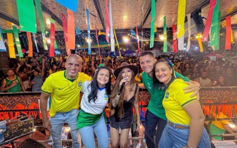 Imagem do artigo Esquenta Pedrão lota praça em Itinga e mistura São João com vitória do Brasil na Copa