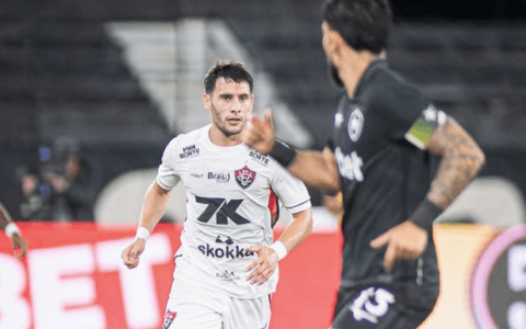 Imagem do artigo Vitória resiste à pressão do Botafogo em noite inspirada de Lucas Arcanjo