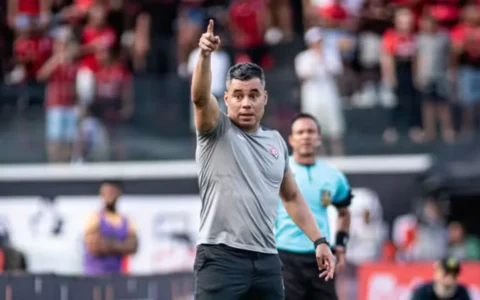 Imagem do artigo Vitória recusou amistoso contra time da Série A durante pausa, revela Jair Ventura