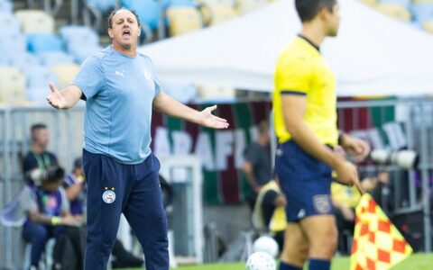 Imagem do artigo Rogério Ceni detona arbitragem após derrota do Bahia: “você vem aqui para ser otário”
