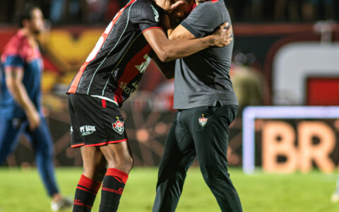 Imagem do artigo Jair provoca Athletico após goleada do Vitória: “Tem que estudar um pouco mais”