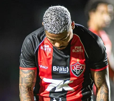Imagem do artigo Marinho acende alerta após derrota no Ba-Vi e admite preocupação do Vitória com o Z-4