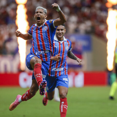 Imagem do artigo Bahia vira sobre o Internacional em jogo de cinco gols e entra no G-5 do Brasileirão