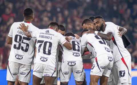 Imagem do artigo Nova expulsão marca derrota do Vitória para o Athletico-PR na Copa do Brasil
