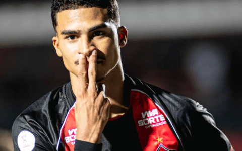Imagem do artigo Vitória atropela o Athletico-PR e avança às quartas da Copa do Brasil