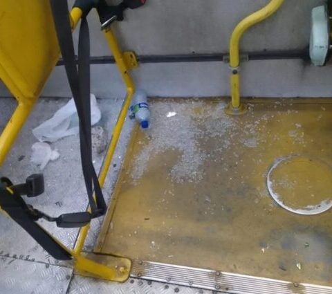Imagem do artigo Três ônibus são alvo de vandalismo durante Ba-Vi em Salvador