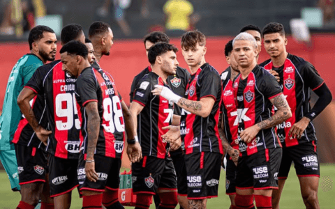 Imagem do artigo Vitória leva virada do Cruzeiro no Barradão e vê distância para o Z-4 diminuir