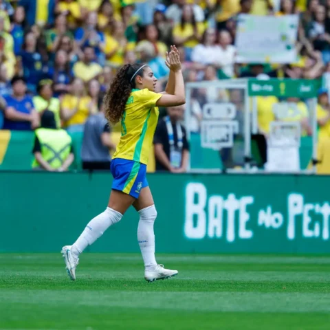 Imagem do artigo Brasil vence Argentina com golaço de bicicleta e brilha antes da Copa de 2027